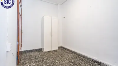Apartment on Eugenia Viñes Street photo 28