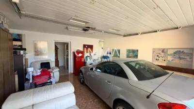 Chalet in Mercadona Avda. Coloma photo 22
