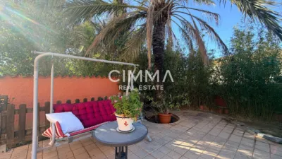 Chalet in Mercadona Avda. Coloma photo 18