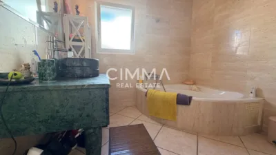 Chalet in Mercadona Avda. Coloma photo 11