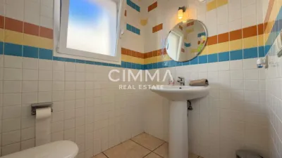 Chalet in Mercadona Avda. Coloma photo 31