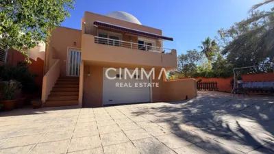 Chalet in Mercadona Avda. Coloma photo 56