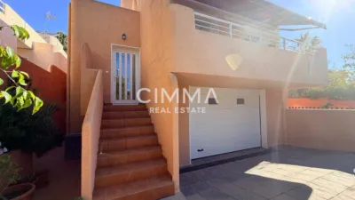 Chalet in Mercadona Avda. Coloma photo 52
