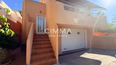 Chalet in Mercadona Avda. Coloma photo 47