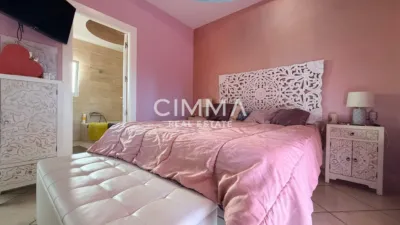 Chalet in Mercadona Avda. Coloma photo 34