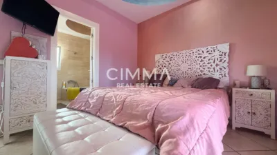 Chalet in Mercadona Avda. Coloma photo 10