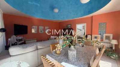Chalet in Mercadona Avda. Coloma photo 4