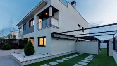 Semi-detached House in Valenoso photo 2