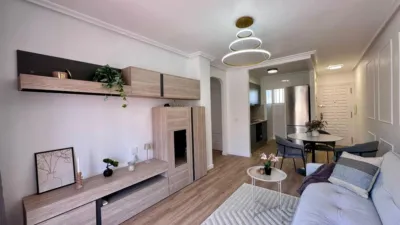 Pis – Torrevieja, Urbanización Calas Blancas - Més