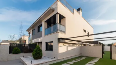 Semi-detached House in Valenoso photo 3