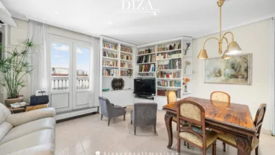 Penthouse on Doctor Gómez Ulla Street photo 2