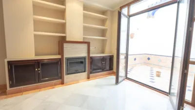House in the Centre photo 2