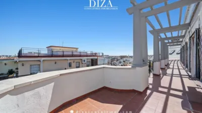 Penthouse on Doctor Gómez Ulla Street photo 13