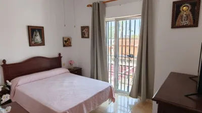 Apartment on Avenida de la Cruz Roja photo 33