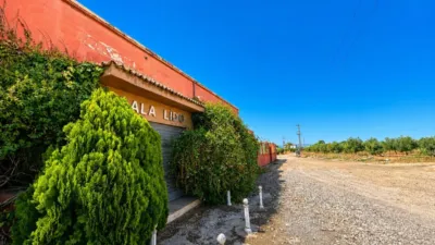 Rustic finca on Madrid-Cadiz Road Km 311 photo 3