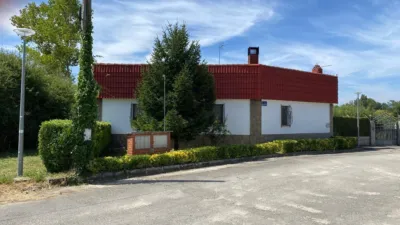 Chalet on Calle Lugar Granja San Pedro photo 26