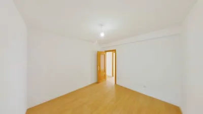 Flat in Parla photo 10