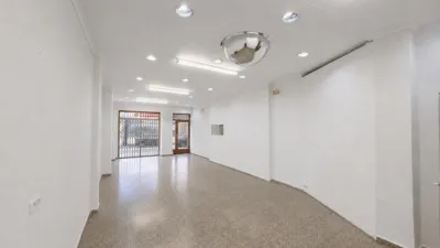Local comercial en venta en Calle de Mendizábal, cerca de Calle de Aniceto Coloma - Vista 2