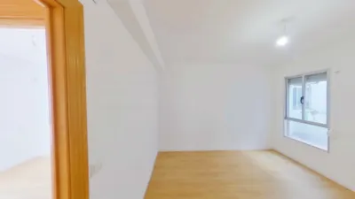 Flat in Parla photo 9