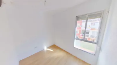 Flat in Parla photo 16