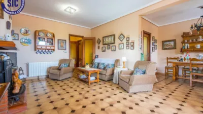 Chalet on Calle Albacete S Perenchiza photo 4