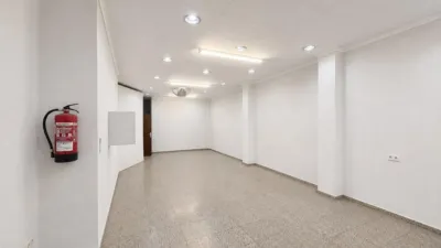Local comercial en venta en Calle de Mendizábal, cerca de Calle de Aniceto Coloma - Vista 3