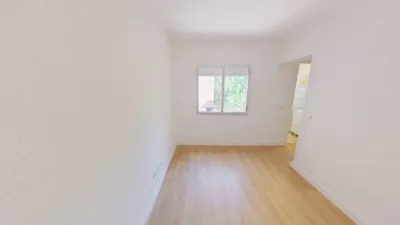 Flat in Moscardó photo 2
