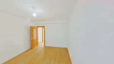 Flat in Parla photo 11