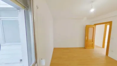 Flat in Parla photo 12