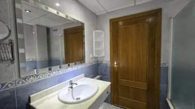 Apartment on Calle Don Julio Terrón Sobrado photo 8