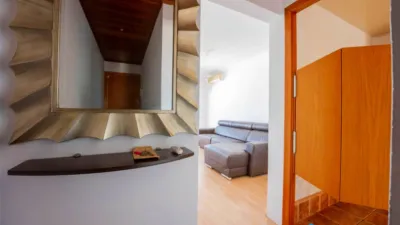 Top floor flat in Centre photo 8