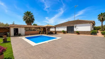 Chalet in Los Algarbes photo 2