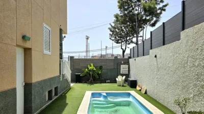 Casa pareada en calle Escritor Secundino Delgado photo 4