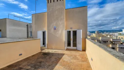 Attic in Carrer de Font i Monteros photo 4