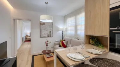 Top-floor apartment on Calle José Luis Cereijo photo 12