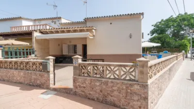Terraced house in Carrer del Poblat Buta photo 2
