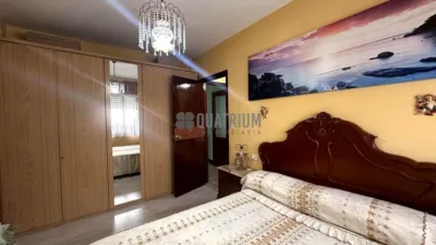 Apartment on Rosalía de Castro Street photo 9