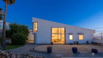 Chalet on Calle Pinar photo 2