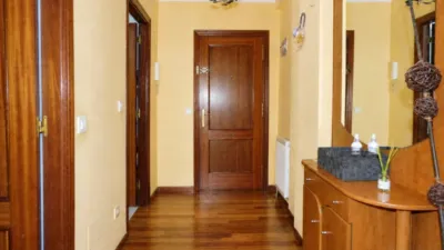 Flat for sale on Calle Respuela de Bezana photo 5