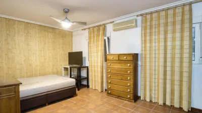 House on Clara Campoamor Street photo 16