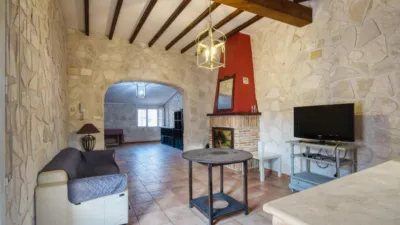House on Clara Campoamor Street photo 26