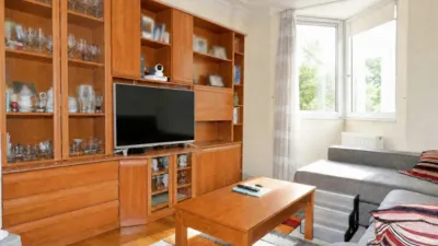 Flat for sale on Calle Respuela de Bezana photo 4