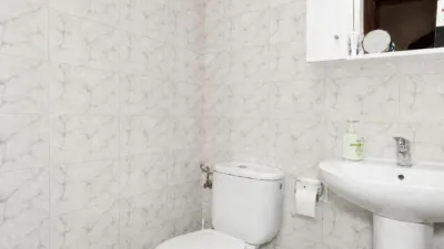 Flat for sale on Calle Respuela de Bezana photo 12