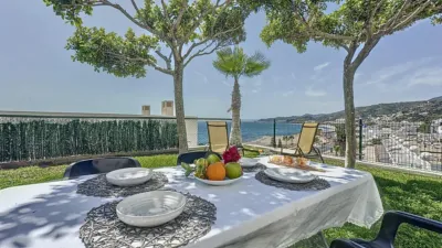 Semi-detached house on Paseo del Mediterráneo photo 3