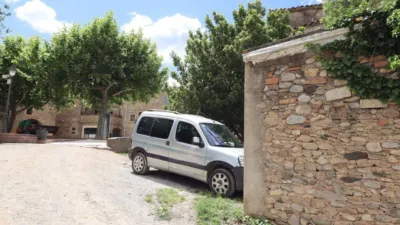 House in Les Escaules photo 3