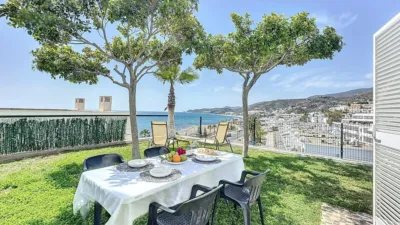 Semi-detached house on Paseo del Mediterráneo photo 4