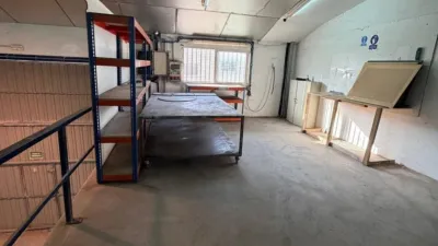 Nave industrial en venta en Poligono Campollano - Más