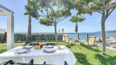 Semi-detached house on Paseo del Mediterráneo photo 2