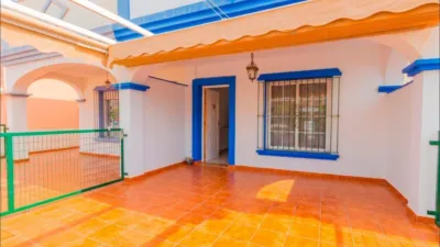Casa en calle Hispasat photo 3