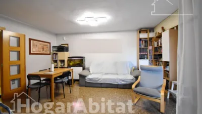Flat on Ferrocarril d'Alcoi Street photo 2